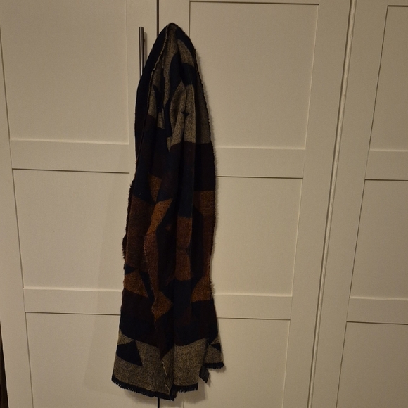 H&M Oversized Geometric Scarf Fringe Wrap Navy Brown Olive - Picture 2 of 4